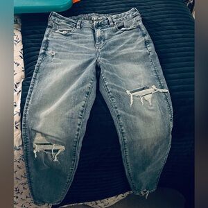 American Eagle Distressed high waist jeans